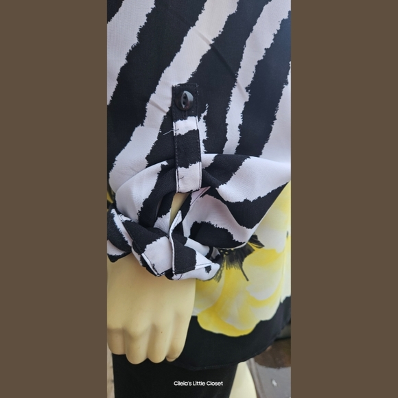 Sag Harbor Blouse, Black/White, Yellow Hibiscus. Button Down, 18 EUC✔️ - Picture 5 of 16